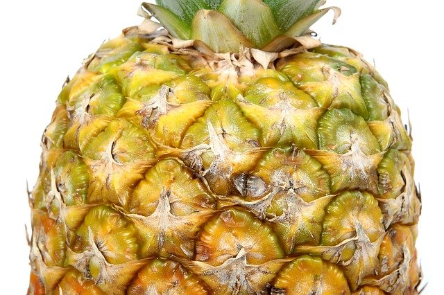 How to Tell If a Pineapple is Ripe